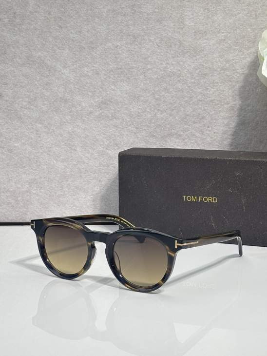 Picture of Tom Ford Sunglasses _SKUfw79761298fw